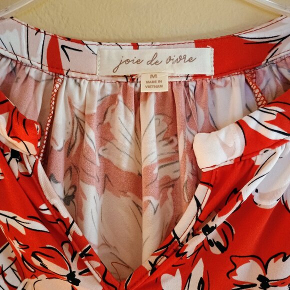 v neck blouse, size M floral top. - Picture 3 of 5